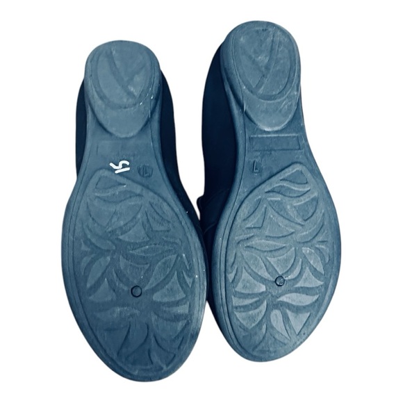 CL BY LAUNDRY Black Slip-On Flats with Silver Embellishment 7W - Picture 4 of 4